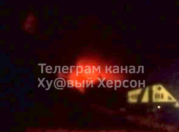 Горит склад боеприпасов оккупантов
