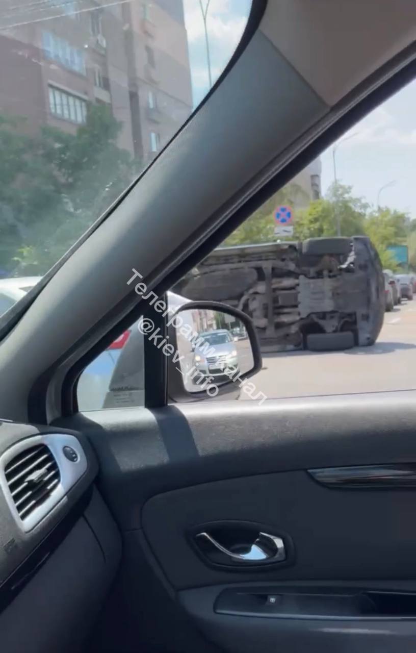 Автопроисшествие случилось на улице Антоновича.
