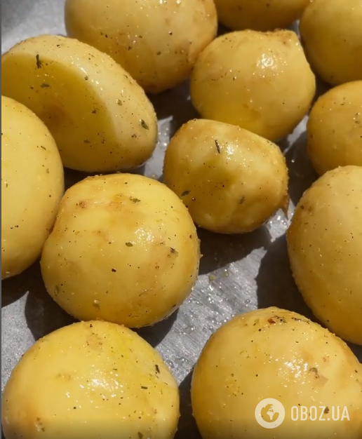 Как приготовить молодой картофель с корочкой: варить не придется