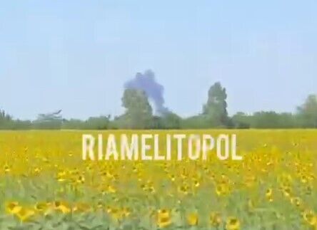 Дым над аэродромом в Мелитополе, где размещалась база оккупантов