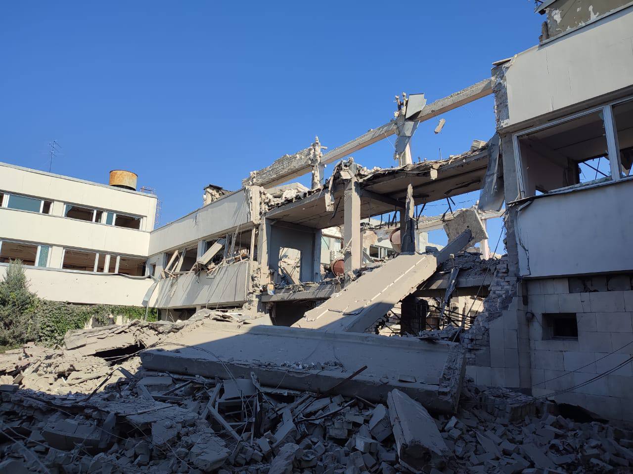 У Харкові окупанти зруйнували навчальний заклад.