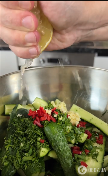 Як смачно замаринувати огірки, щоб вони були хрусткими: готуються дуже швидко