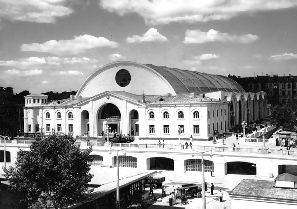 У мережі показали, який вигляд мав уже неіснуючий Сінний ринок у Києві в 1958-му році. Унікальні фото