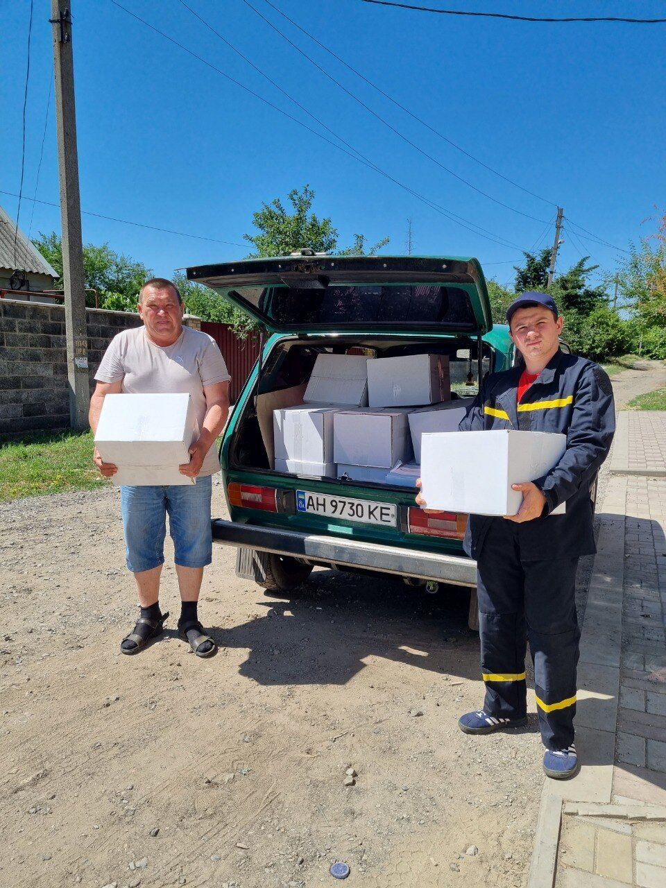 Волонтери передати близько 4 500 наборів м'ясо-ковбасної продукції "АПК-ІНВЕСТ"