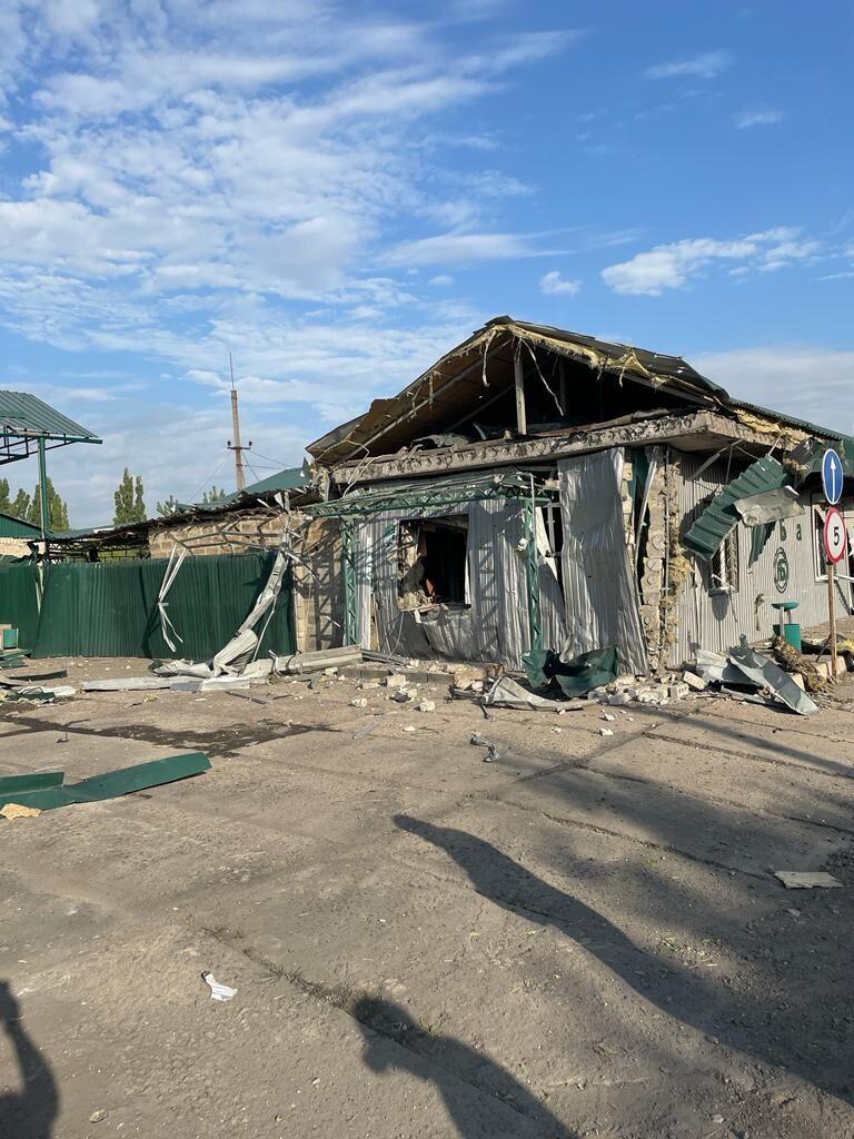 В Донецкой области россияне разбомбили больницу, жилые дома и детскую площадку