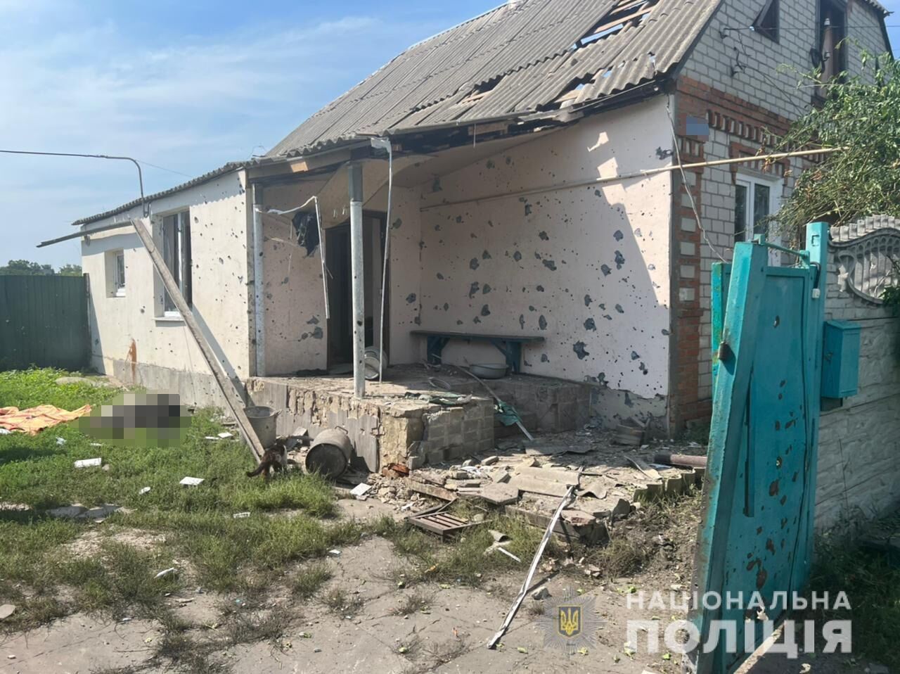 Пошкодження у приватних будинках після атаки військ РФ
