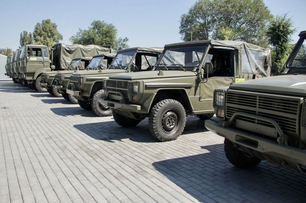 Дніпровська міська рада передала Збройним силам України чергову партію автомобілів