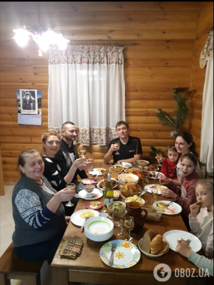 Семья Василия любила принимать гостей в доме