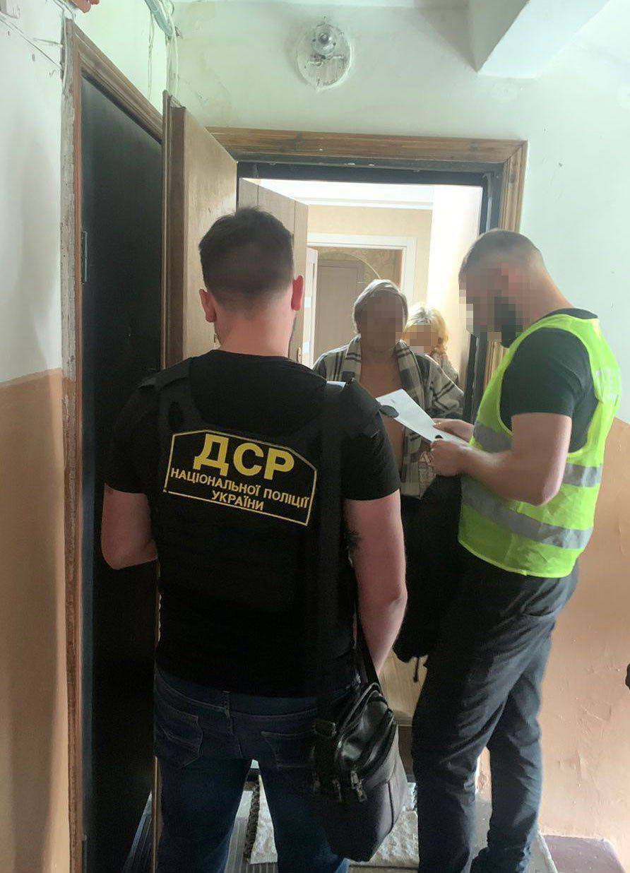 У Києві керівники комунального підприємства вимагали хабар за під'єднання до світла та водопостачання