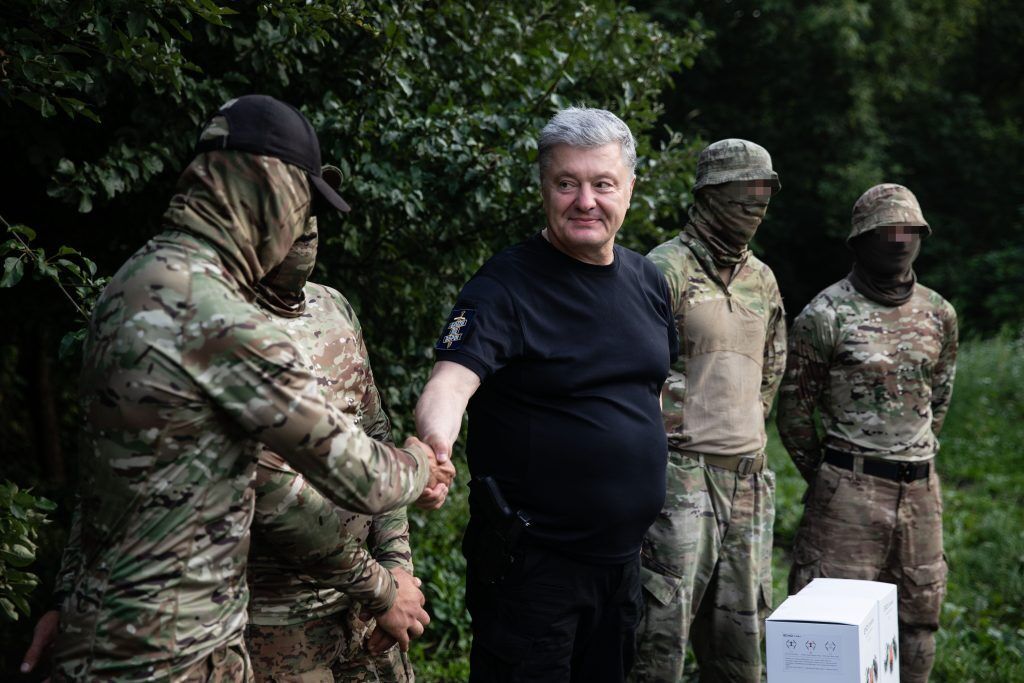 Дроны Autel, купленные Фондом Порошенко и волонтерами, передали бойцам ССО