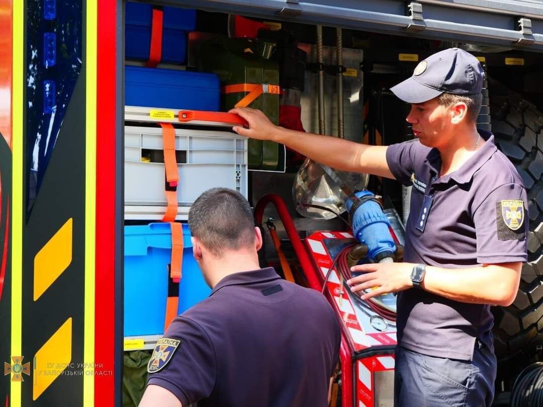 "СМРХР-В" оборудована новейшими приборами для анализа радиационной и химической разведки в радиусе 10 км