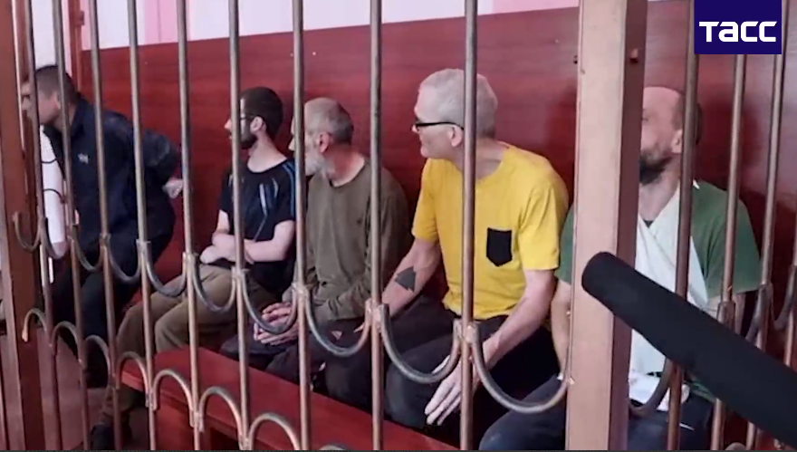 Терористи "ДНР" оголосили звинувачення ще п'ятьом іноземним добровольцям: трьом погрожують смертною карою. Відео