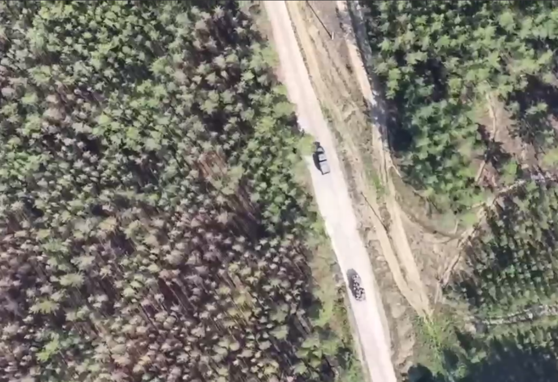 Российские оккупанты направляются к подготовленной украинскими воинами ловушке