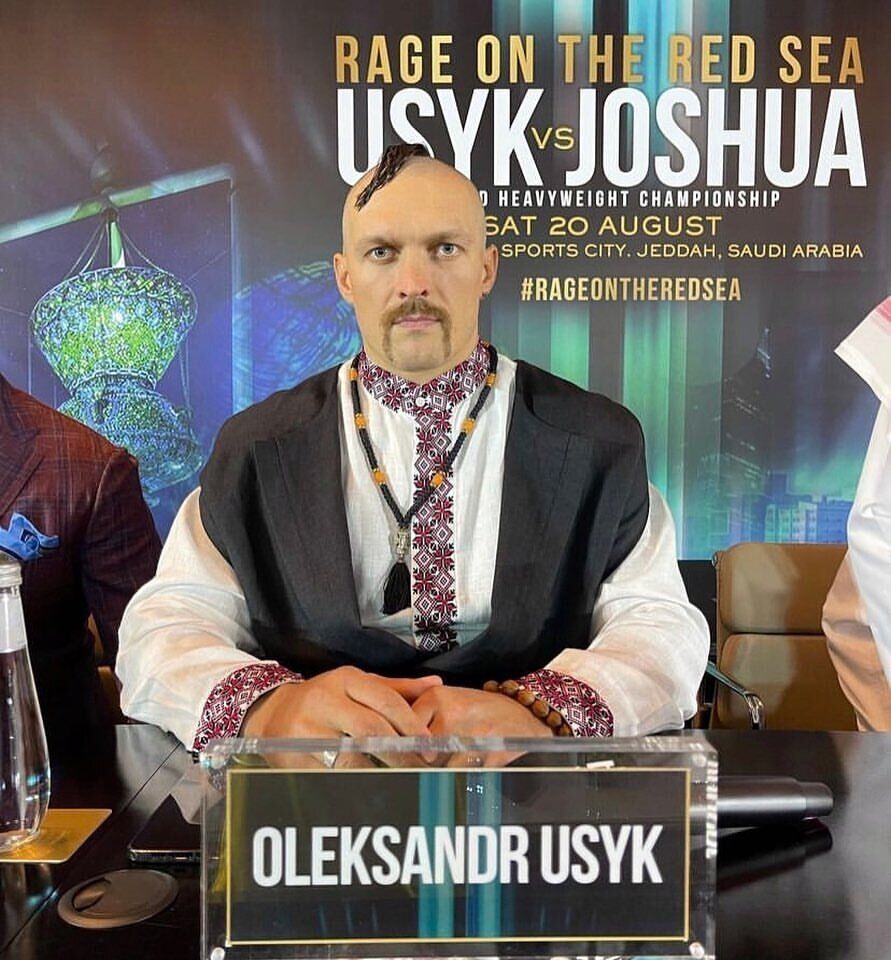 "Не значит, что он против Украины": Усик оправдал Ломаченко за то, что "не высказывается против врага"