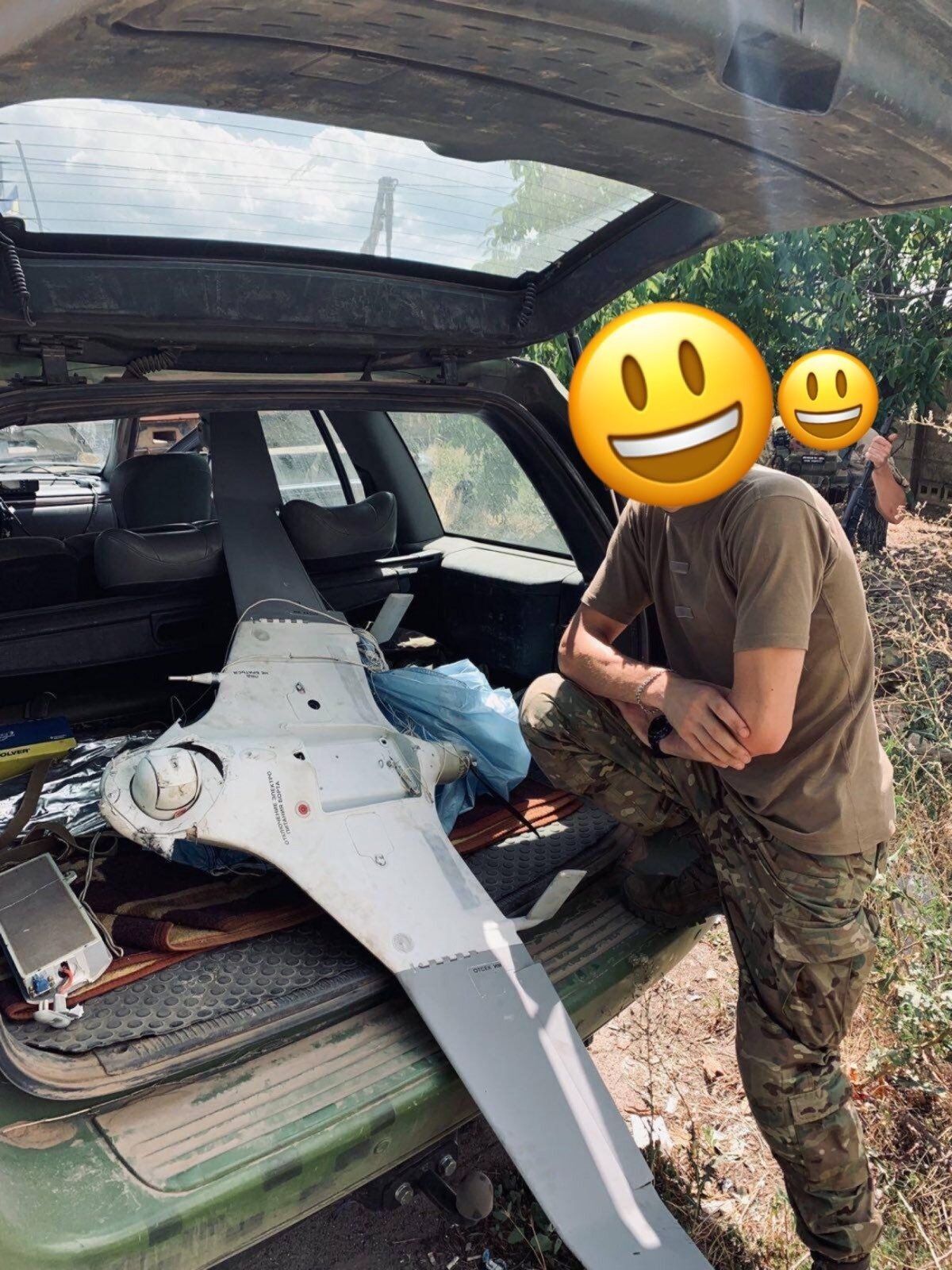 "Украинское небо будет чистым": воины ВСУ сбили сразу две вражеские "птички" стрелковым оружием. Фото