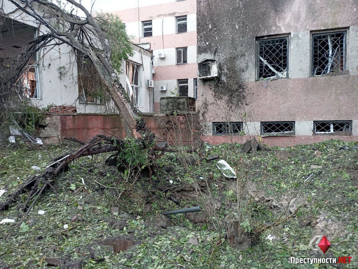 Окупанти вдарили ракетами по університету і підприємству в Миколаєві: вибухи чули в різних районах міста. Фото