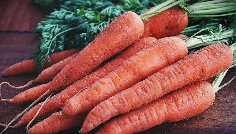Как вкусно запечь морковь в духовке по-деревенски 