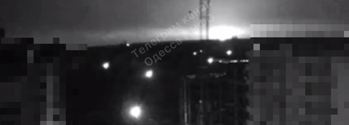 Влучання ракети РФ по Одещині зафіксували камери