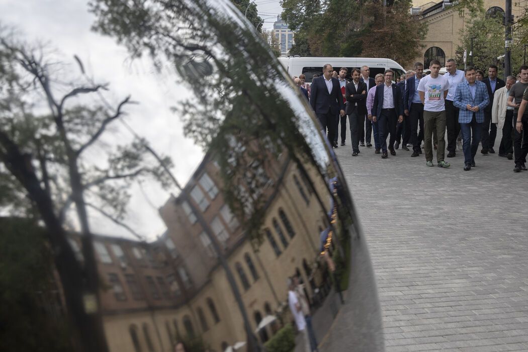 Единение: Кличко с мэрами европейских городов открыл артобъект на Арсенальной и подписал соглашения о побратимстве с Киевом