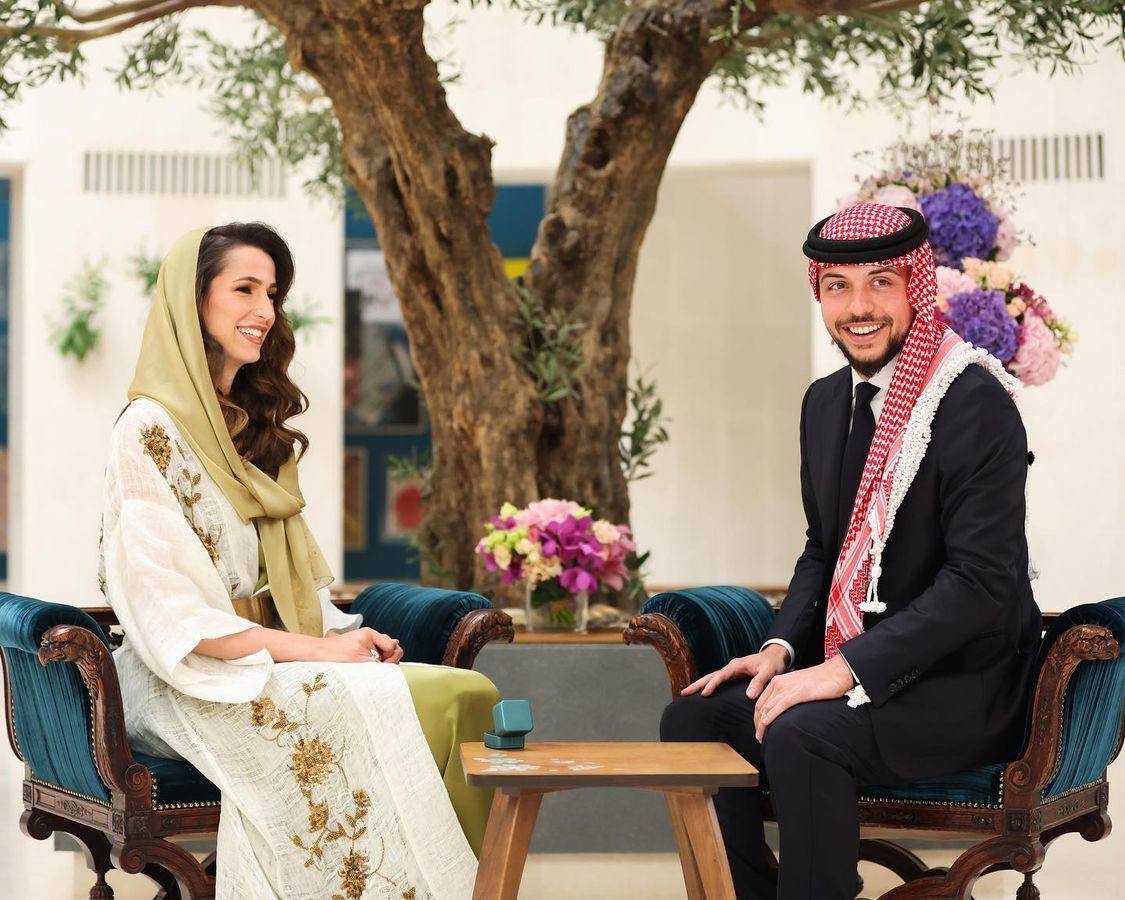 Наследный принц Иордании Хусейн и Раджва Аль-Саиф из Саудовской Аравии обручились.