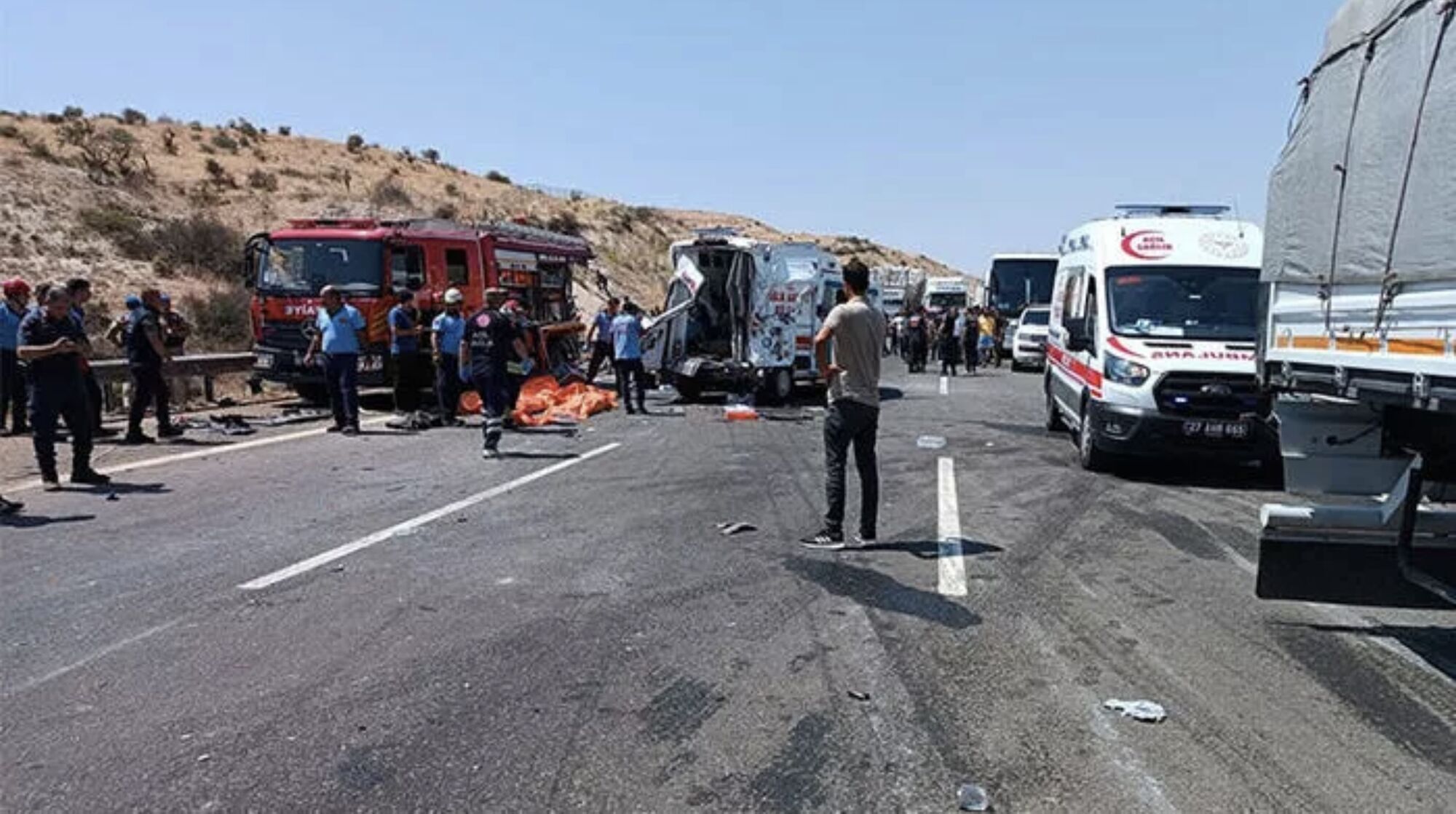 Последствия смертельной аварии в Турции