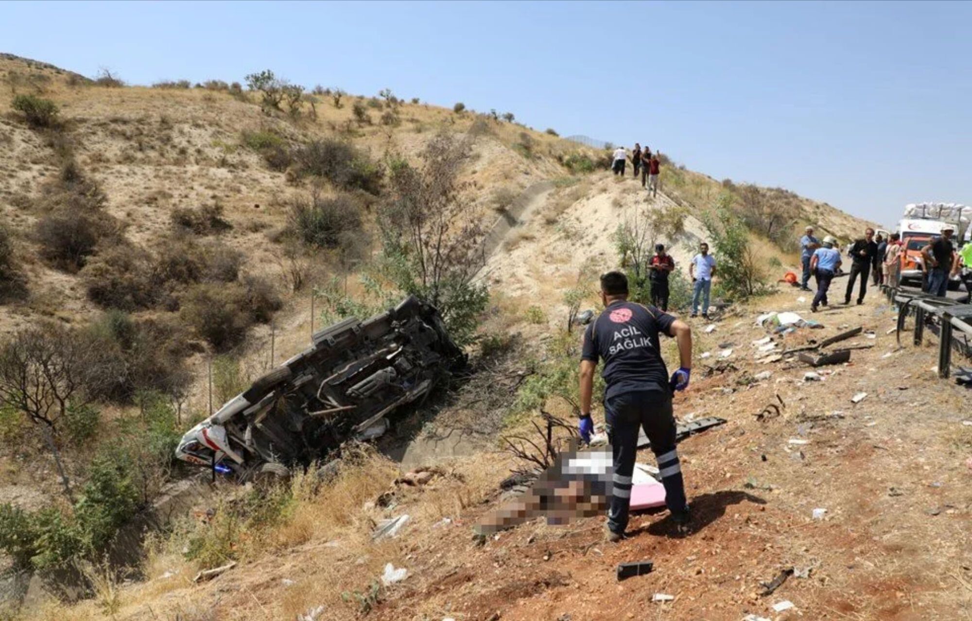 Последствия смертельной аварии в Турции