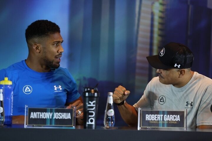 "Он не может". Тренер Джошуа сделал признание перед реваншем с Усиком