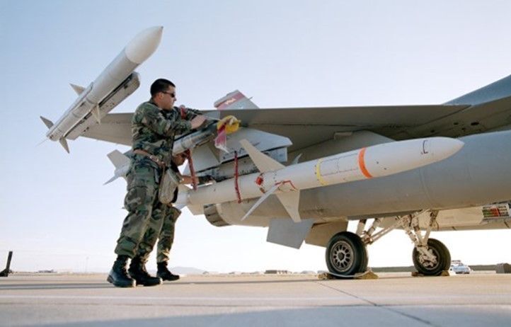 Гаубиці, БПЛА та ракети HARM: що входить до нового пакету допомоги США