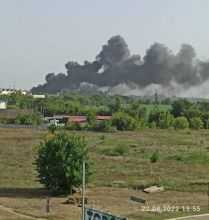 Взрывы в Новой Каховке.