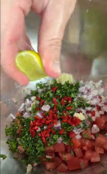 Карпаччо из тунца: как сделать ресторанное блюдо в домашних условиях