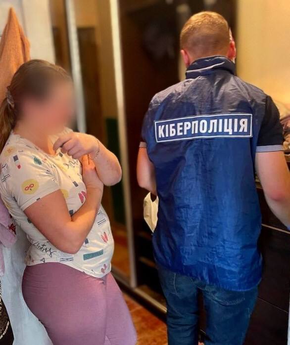 Правоохранители Киевщины разоблачили мошенницу, которая "собирала" деньги для пострадавших харьковчан. Фото