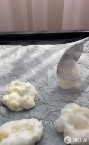 Повітряні яблучні хмаринки: з чого зробити незвичне тісто