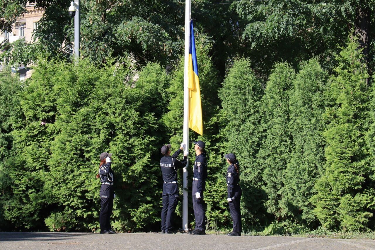 Нам тяжело. Нам горько. Мы все сражаемся за нашу независимость. Каждый там, где он есть. И мы выстоим, – Валентин Резниченко