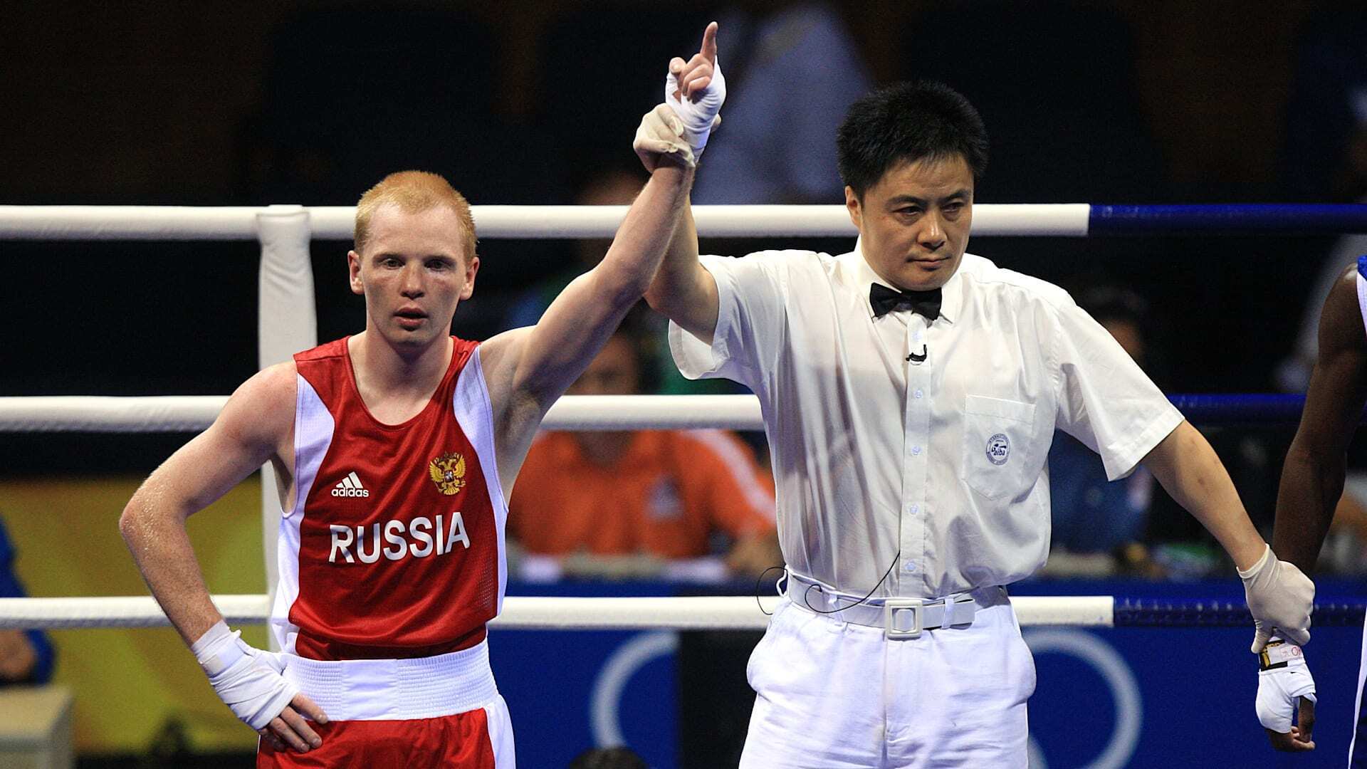"Это непрофессионализм": олимпийский чемпион из России раскритиковал Джошуа за бой с Усиком