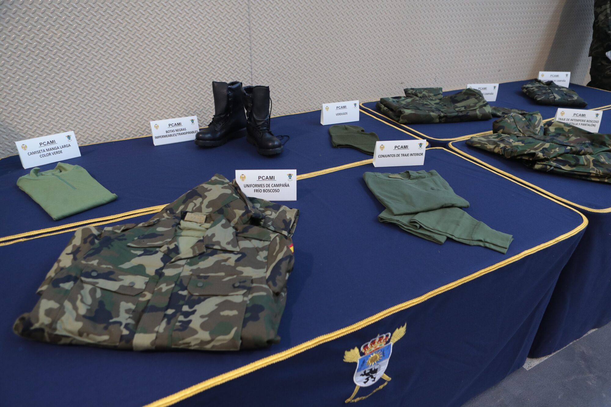 Украина получит от Испании десятки тысяч комплектов военной формы