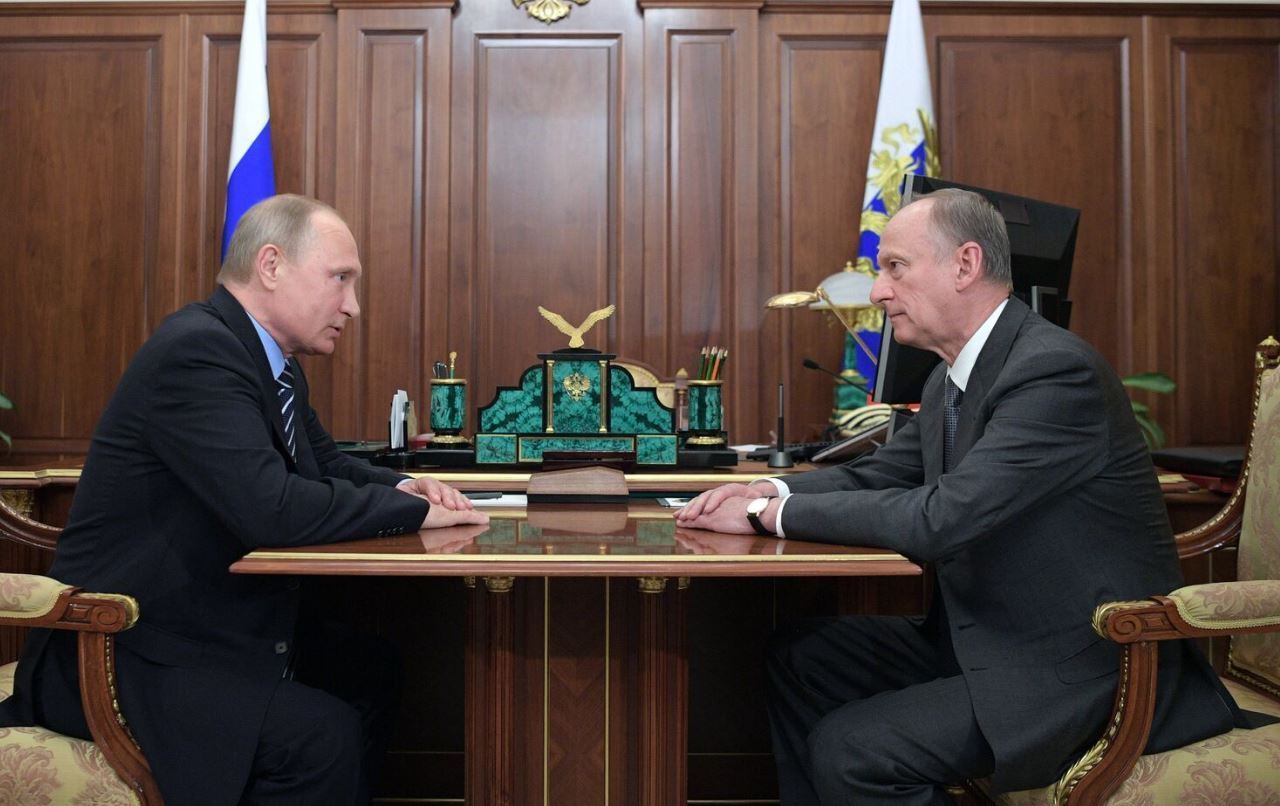 Диктатор РФ Путин и секретарь Совбеза Патрушев