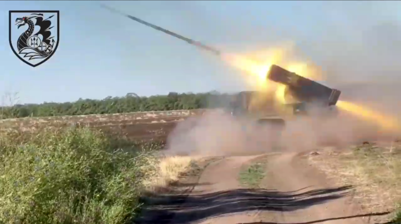 Украинские морпехи показали, что действительно замедляет наступление оккупантов в Украине. Видео ударов
