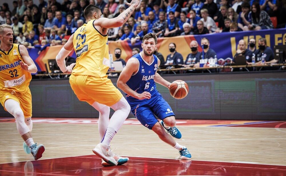 Сборная Украины в овертайме проиграла Исландии в квалификации чемпионата мира по баскетболу 2023 