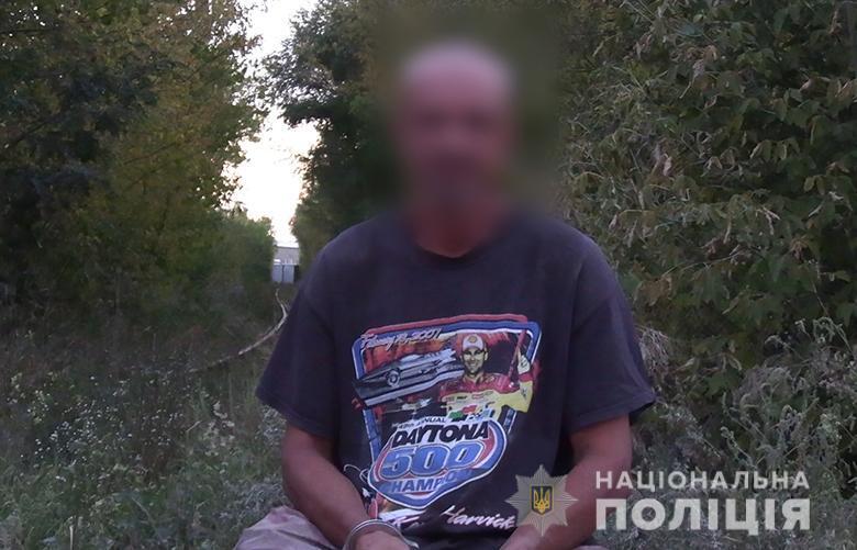 В Киеве мужчина из-за ревности к общей знакомой задушил собутыльника, а его тело потом закопал