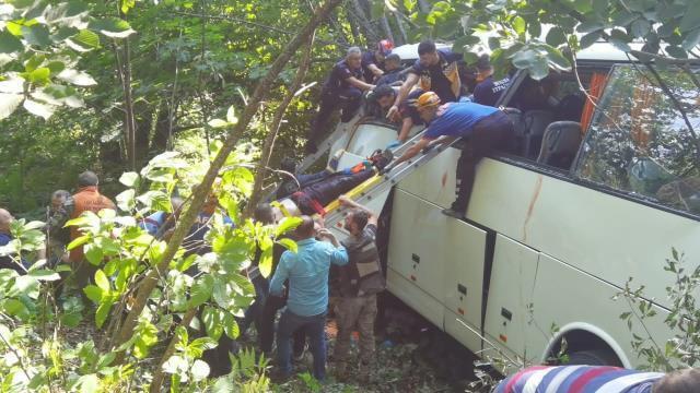 Автобус с туристами попал в аварию