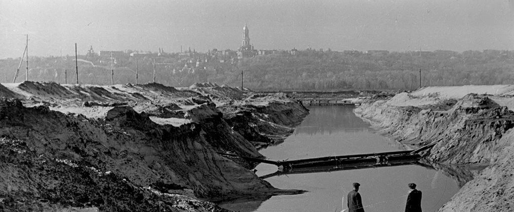 Русановский канал на первом этапе постройки.