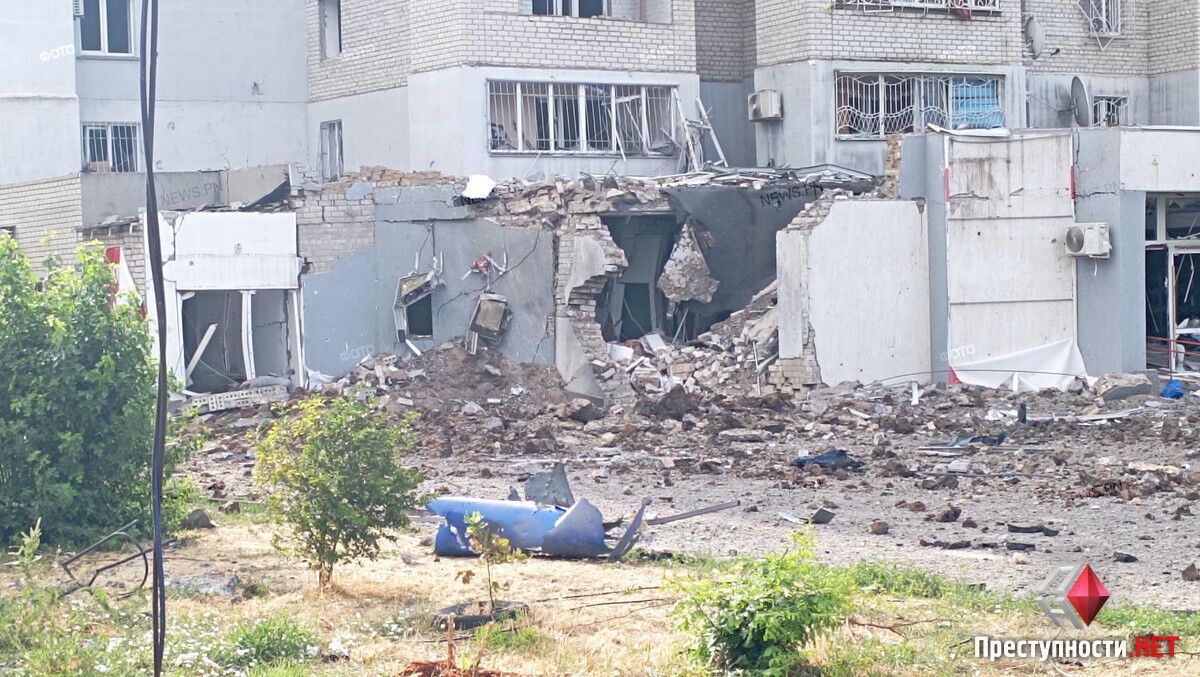 Взрывы прогремели в Харькове и Николаеве: враг ударил по инфраструктуре и супермаркету. Фото