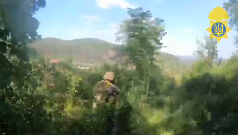 Спецназовцы из отряда "Омега" показали, как освобождают украинскую землю от врага. Видео