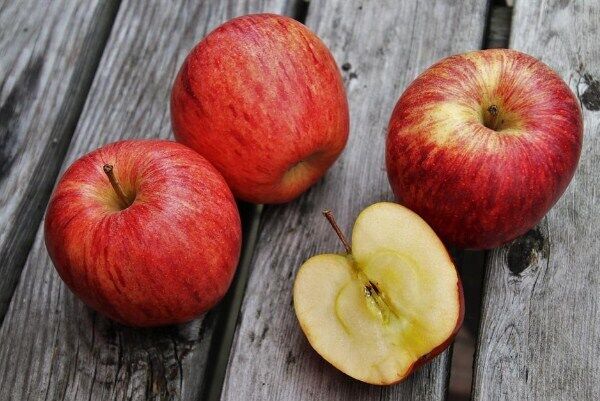 Нужно ли снимать кожицу с яблок во время приготовления повидла