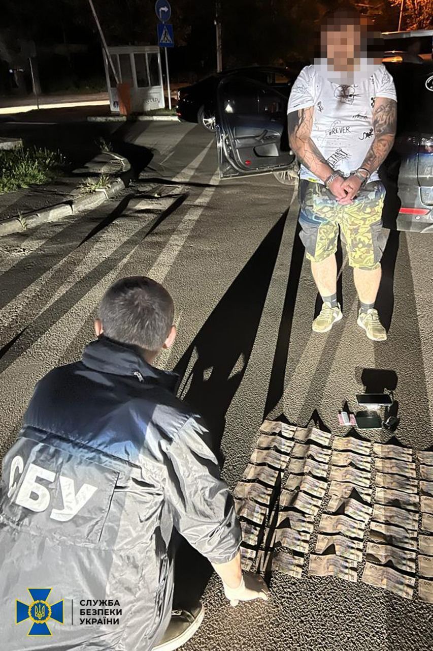 Во Львовской области СБУ обезвредила банду, которая под видом добробата похищала людей. Фото