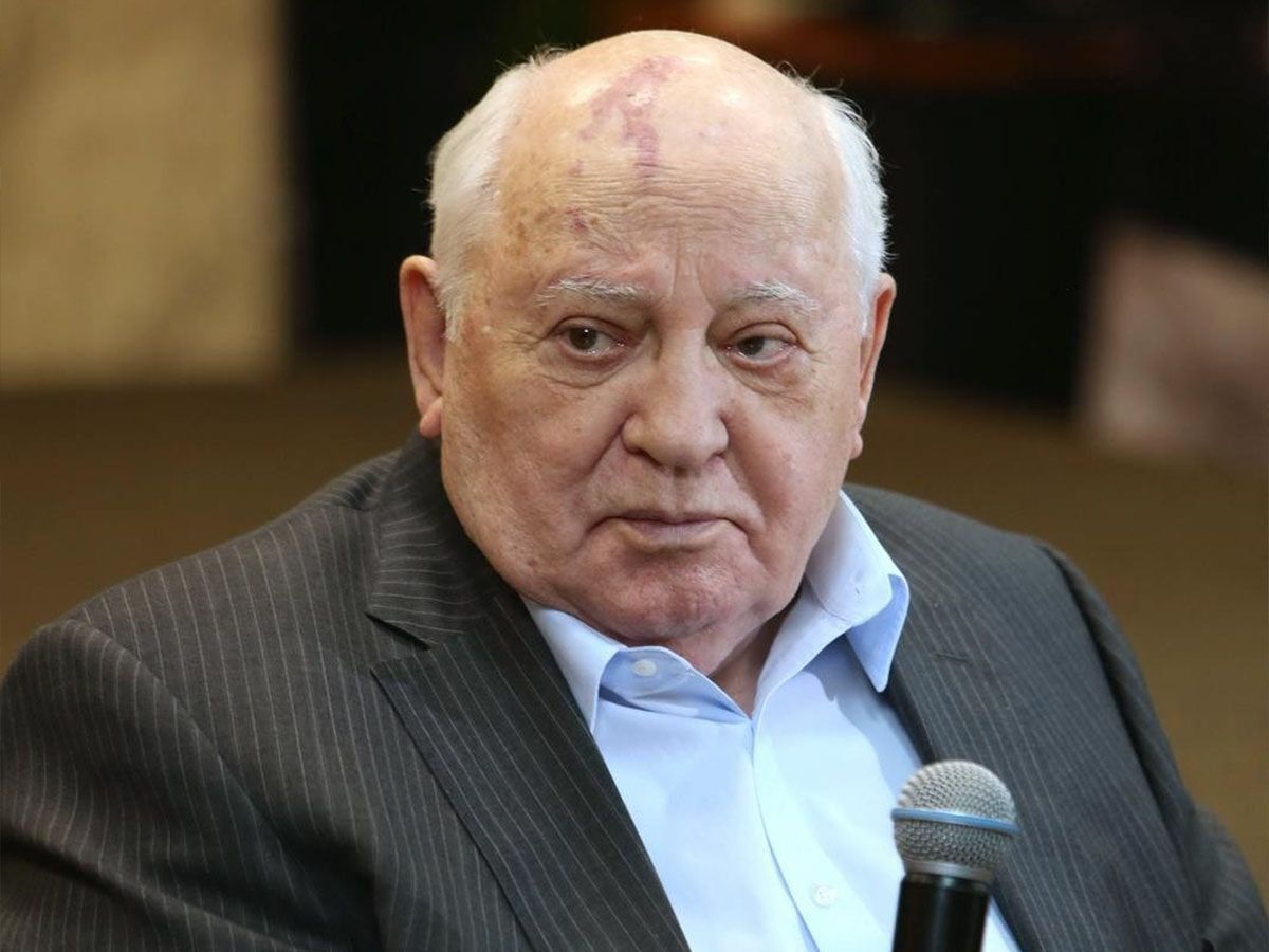 Горбачев умер на 92-м году жизни.