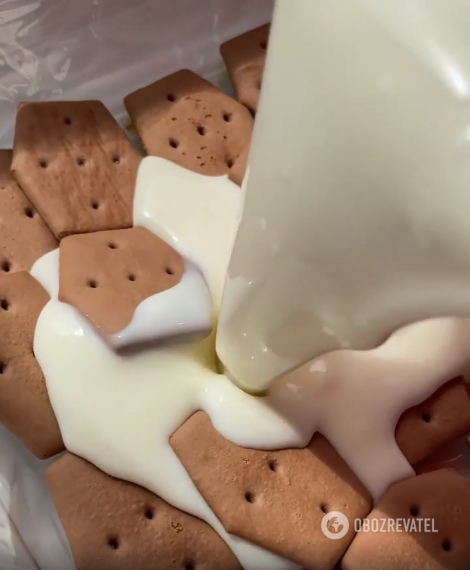 ''Бите скло'' зі згущеним молоком: звичний десерт по-новому 