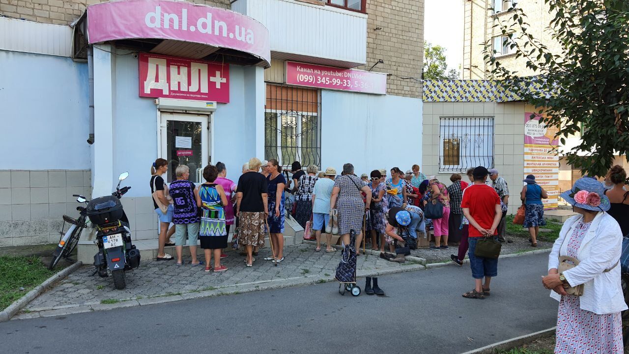 Груз был доставлен в Донецкую область и передан малообеспеченным, многодетным семьям, людям с инвалидностью, пенсионерам, мамам с маленькими детьми.