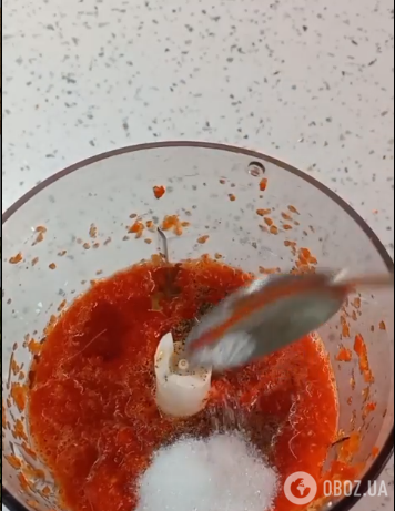 Свіжа закуска з помідорів: з чого зробити заправку