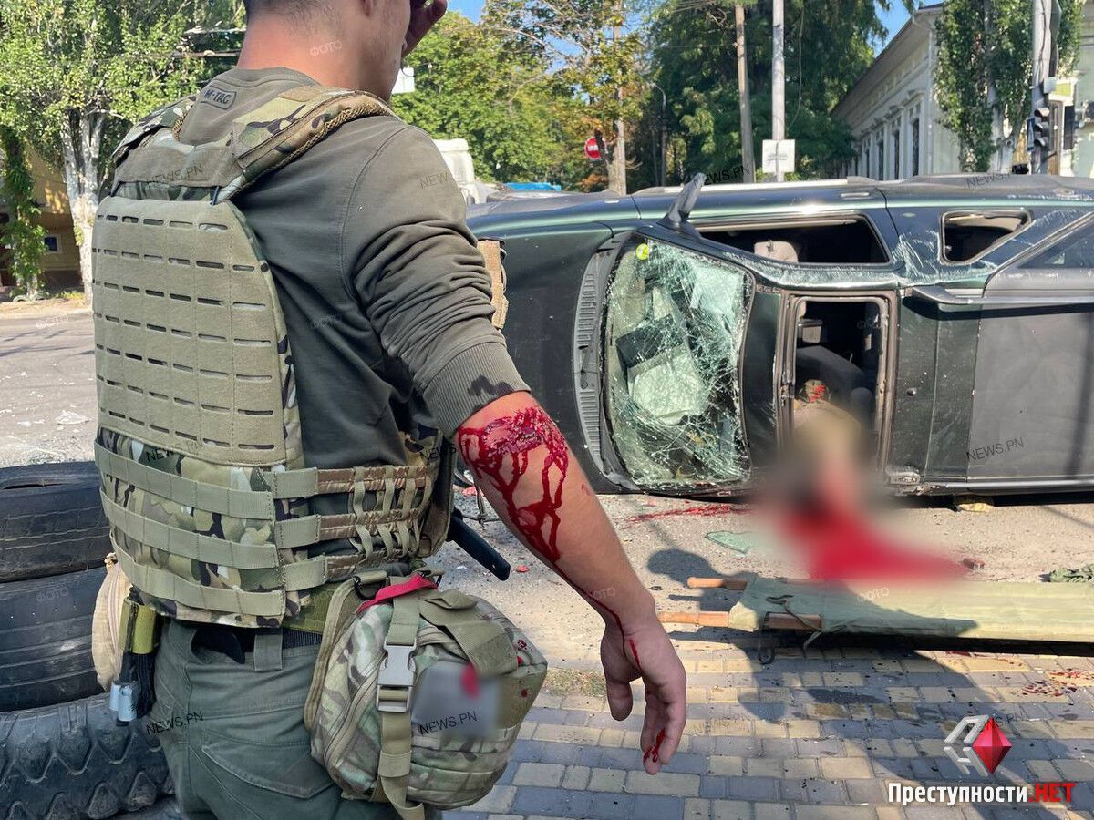 У Миколаєві автомобіль із військовими потрапив у ДТП, є загиблий. Фото 